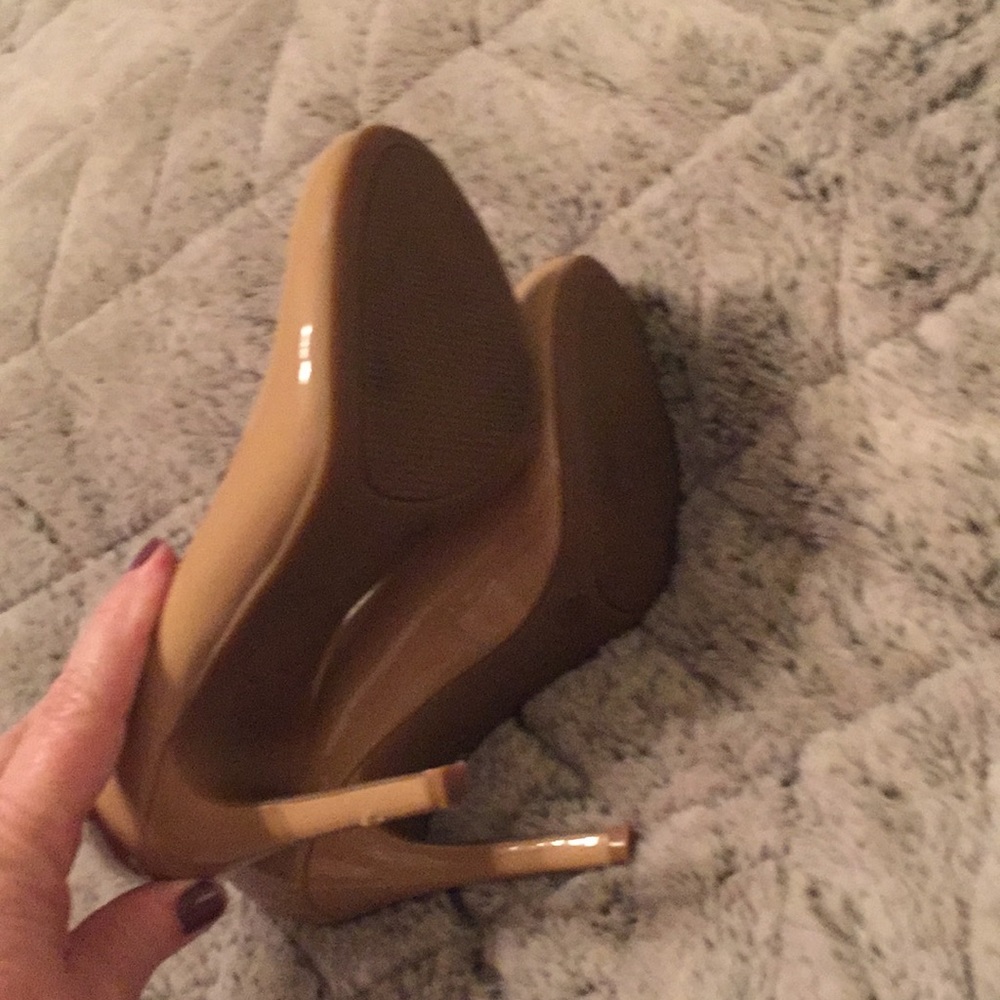 Jessica Simpson nude heels - Picture 4 of 4